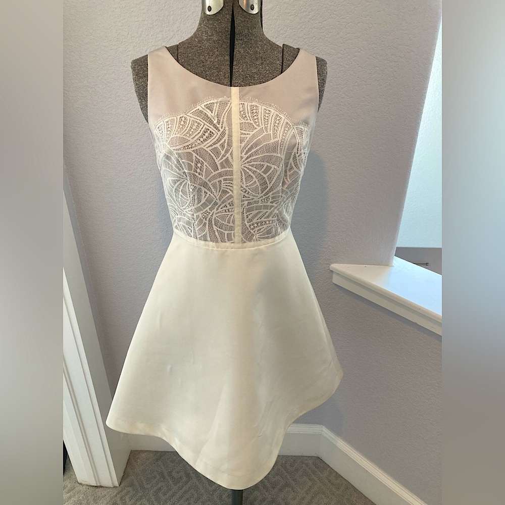 White Lace Mini Nha Khanh Dress - Wedding/Rehearsal (Size 4)